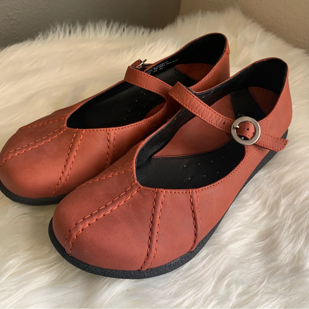 Dansko Giselle Nubuck Leather Mary Jane Flats Size 40 (9.5-10 US)